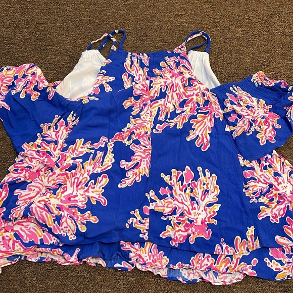 Lily Pulitzer coral pattern top! - Picture 4 of 4